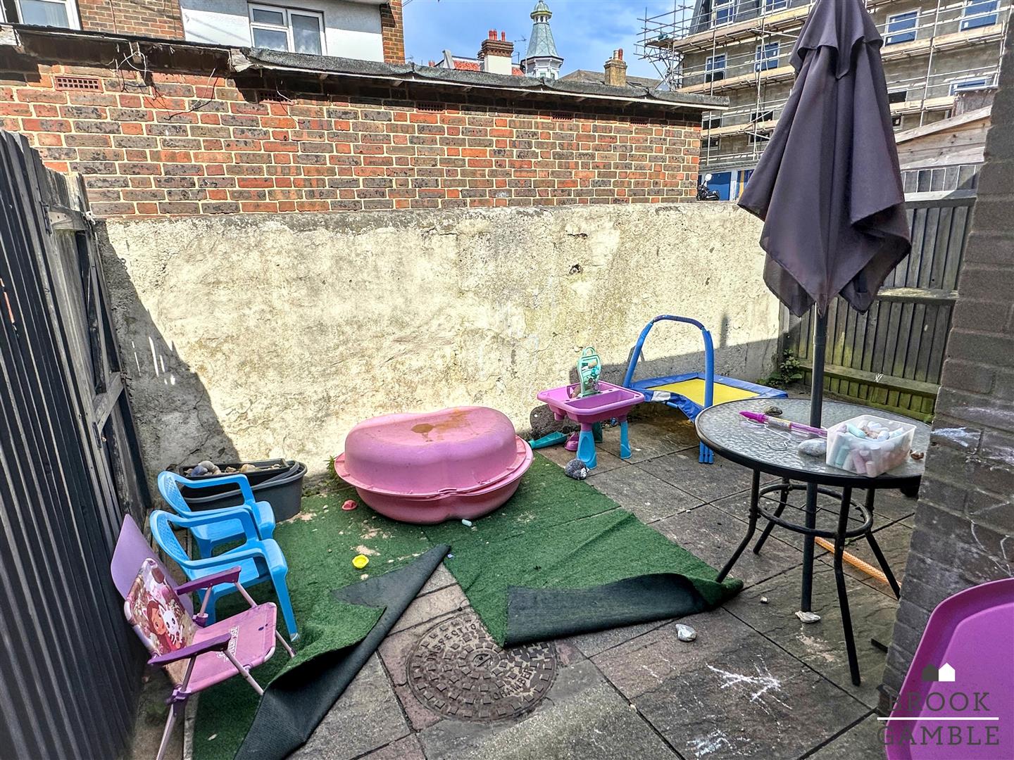 2 Bedroom House - Mid Terrace. Springfield Road in Eastbourne,  12